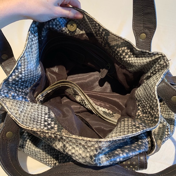 Snakeskin large shoulder bag - Picture 4 of 4